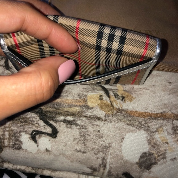 BURBERRY SILVER SMALL CHECK ENVELOPE CARD WAL - Picture 8 of 9